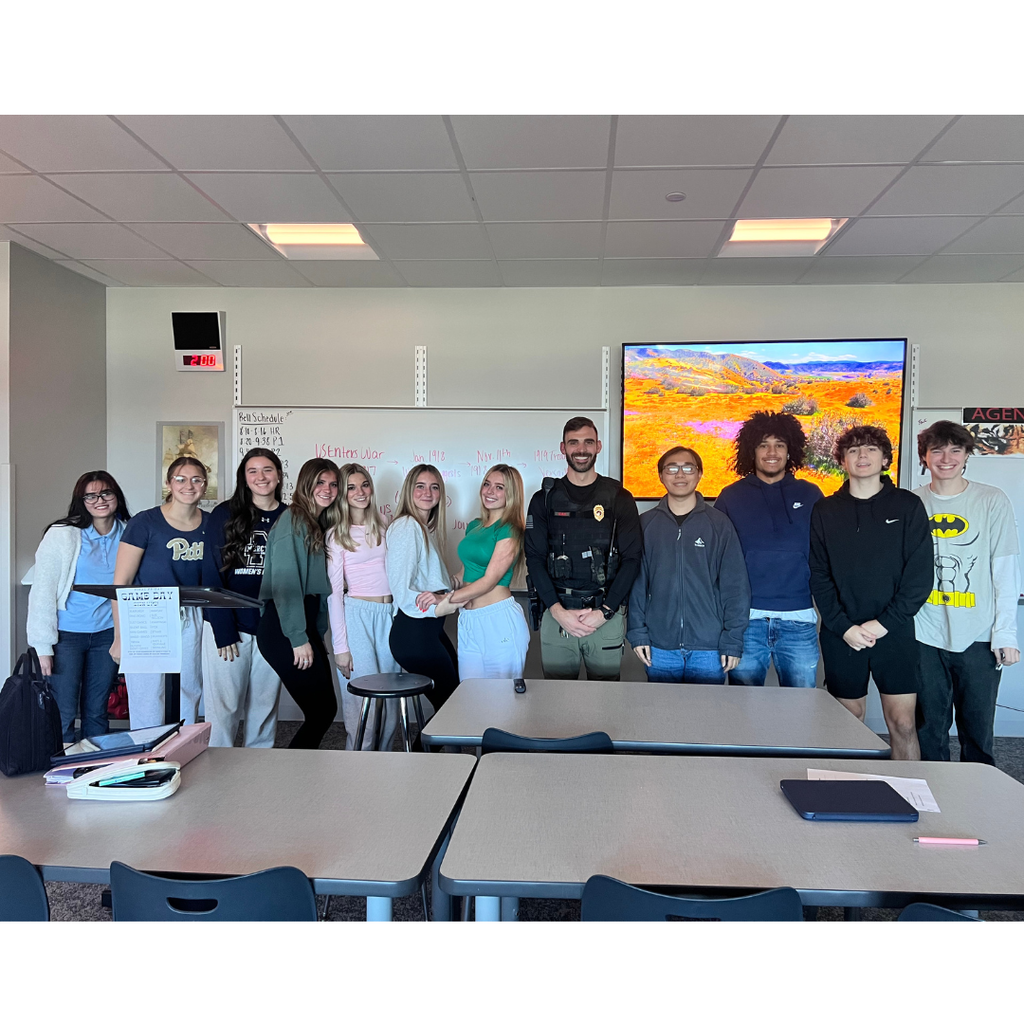 Officer Ras with the class