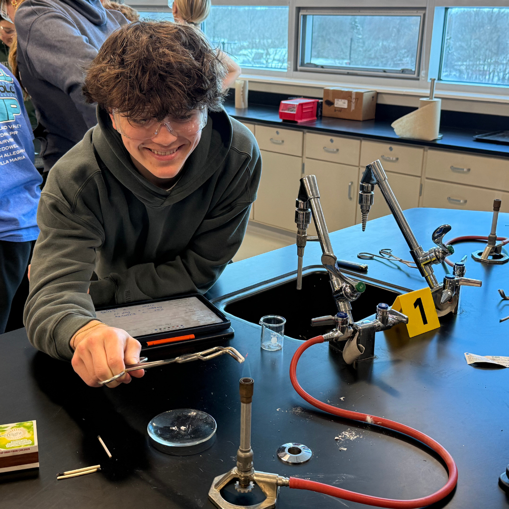 1 student running small-scale reactions