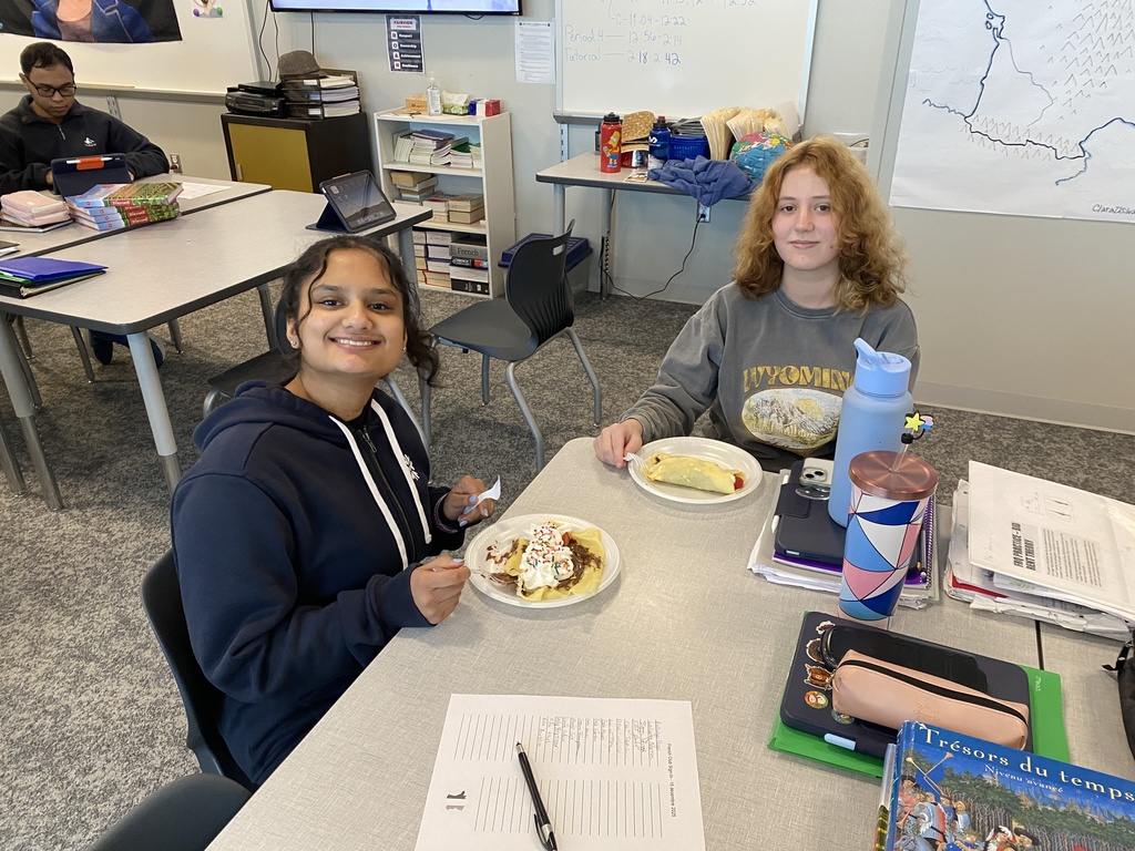 On December 15 the French Club held their annual holiday celebration. Of course, crêpes were the highlight!