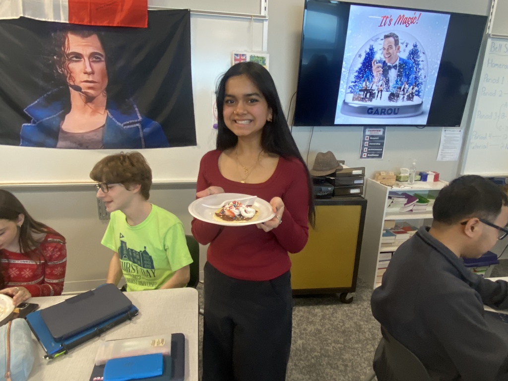 On December 15 the French Club held their annual holiday celebration. Of course, crêpes were the highlight!