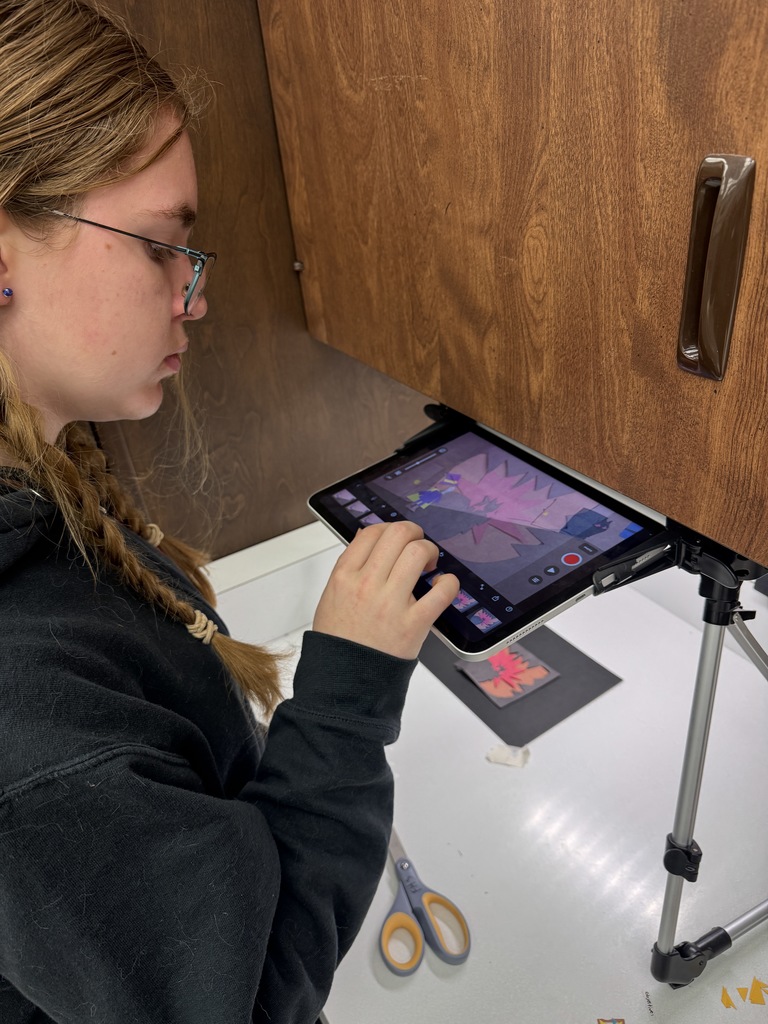 IThe 12 principles of animation are guiding the FHS students while they develop their stop motion animations about “Play Stories”.