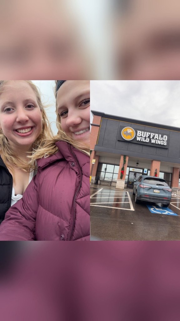 2 students at a restaurant 