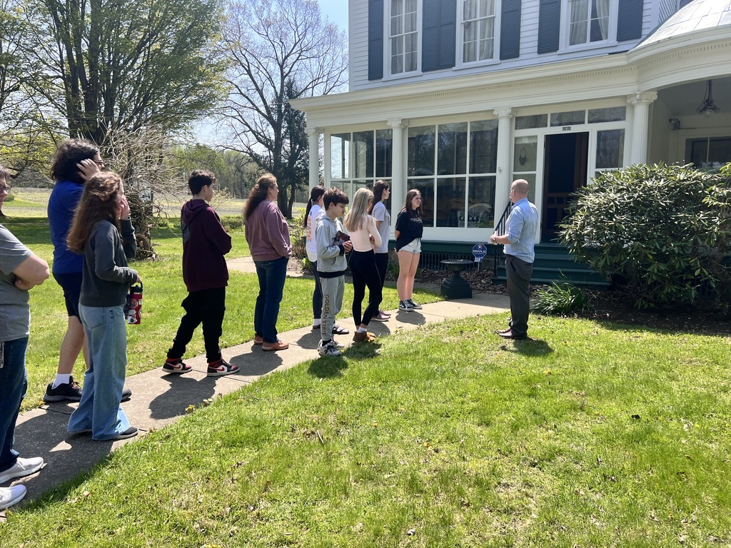 The students learned about Girard history, including Dan Rice and Charlotte Battles, and toured the homes in Girard courtesy of the Hagen History Center. 