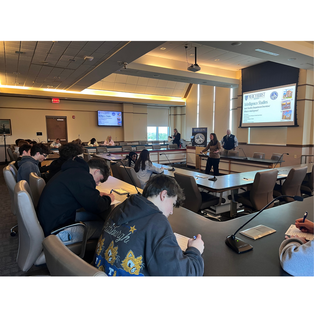 The Pre-Law and 9/11 classes recently toured the Mercyhurst University Intelligence Studies Department. 