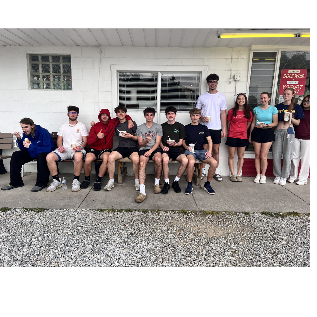 What better way to wrap up the final days of the Erie Experience class than by treating yourself at a favorite summer spot, Creamland, and hunting for beach glass along Avonia Beach?