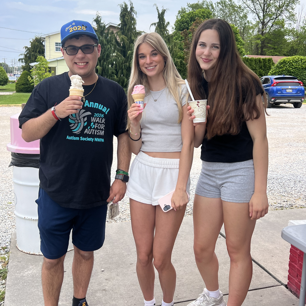What better way to wrap up the final days of the Erie Experience class than by treating yourself at a favorite summer spot, Creamland, and hunting for beach glass along Avonia Beach?