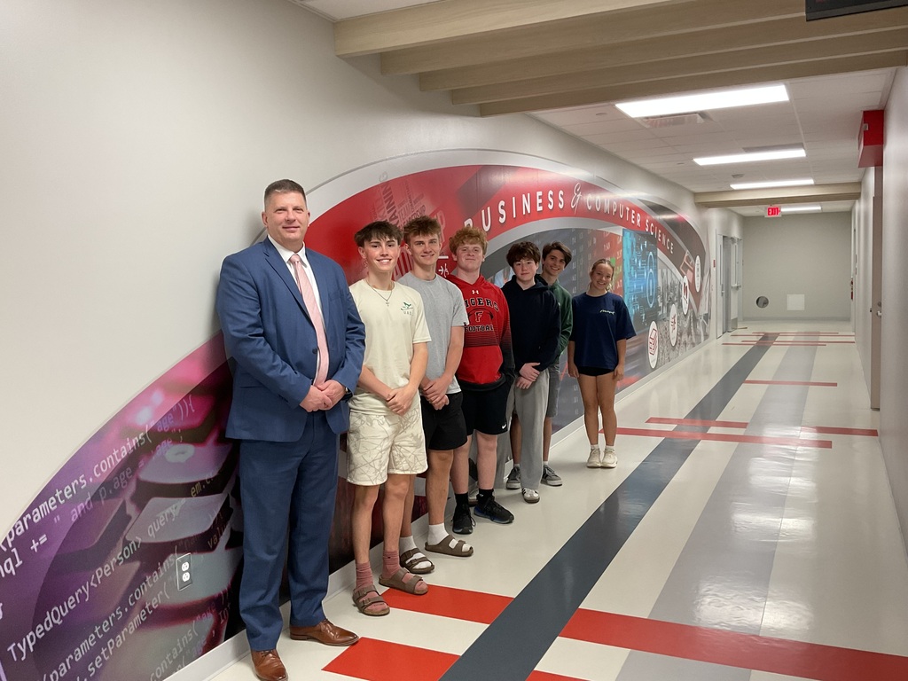 Mr. Stark recently visited the Management class at FHS to talk about decision-making and leadership in our district. He was able to interact with students and share some leadership advice.  