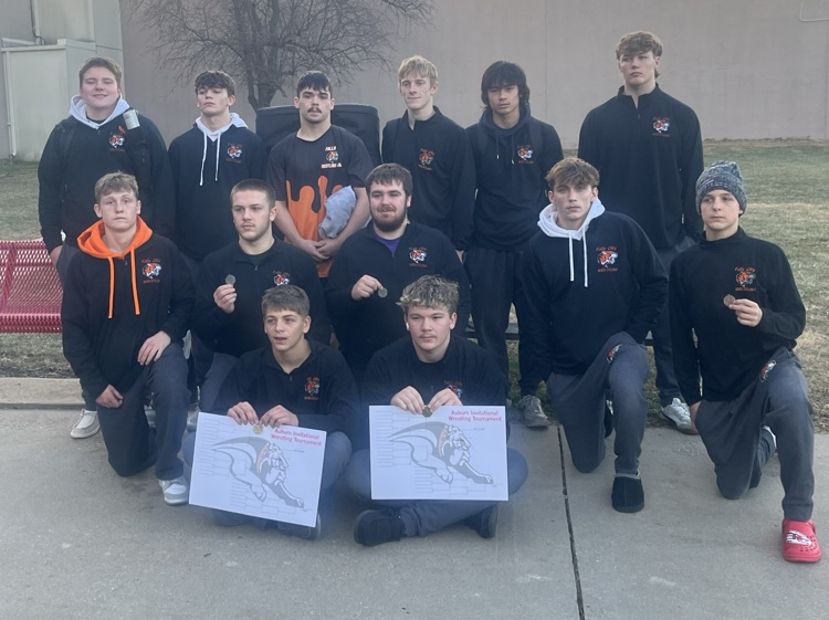 🤼‍♀️🐅🤼‍♂️