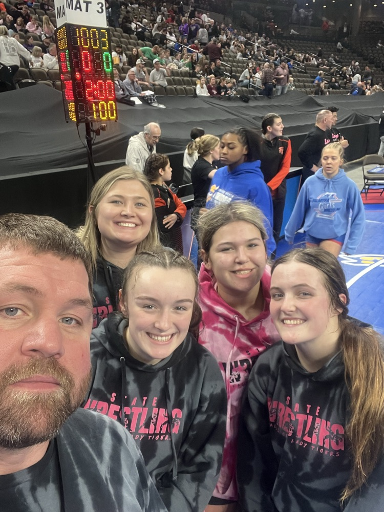 🤼‍♂️🐅🤼‍♀️