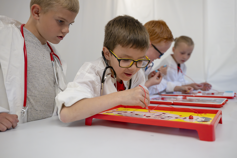 Country Club’s 2nd Graders Turn Classroom Into Hospital for Human Body Unit