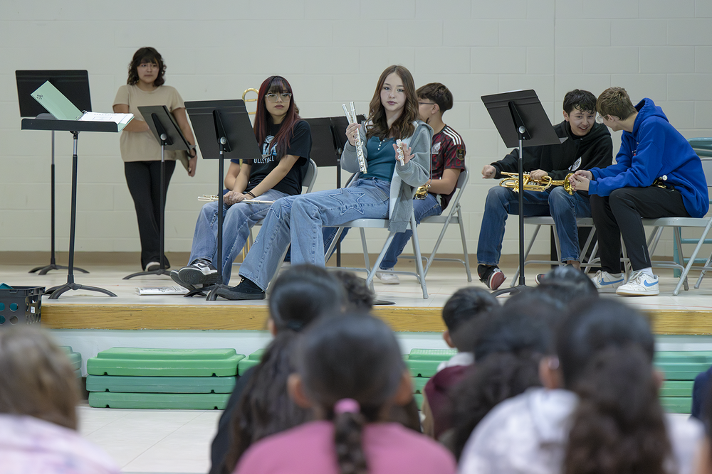 Middle School Musicians Inspire Fifth Graders on Recruitment Tour