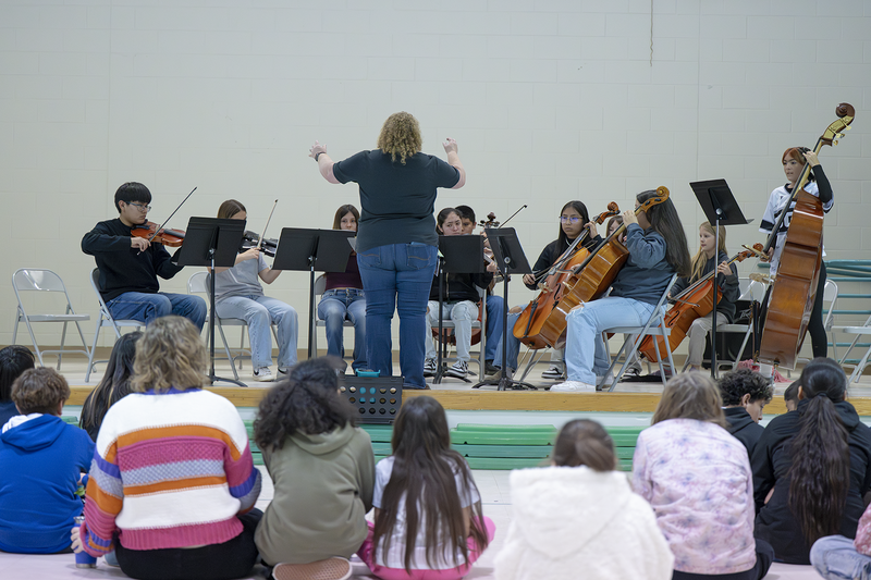 Middle School Musicians Inspire Fifth Graders on Recruitment Tour