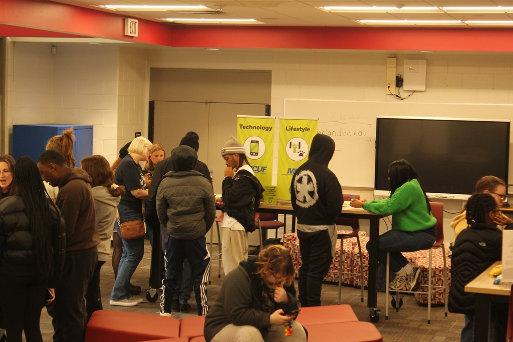 FCHS Students interact with each other and Vibe CU employees at the Reality Fair.