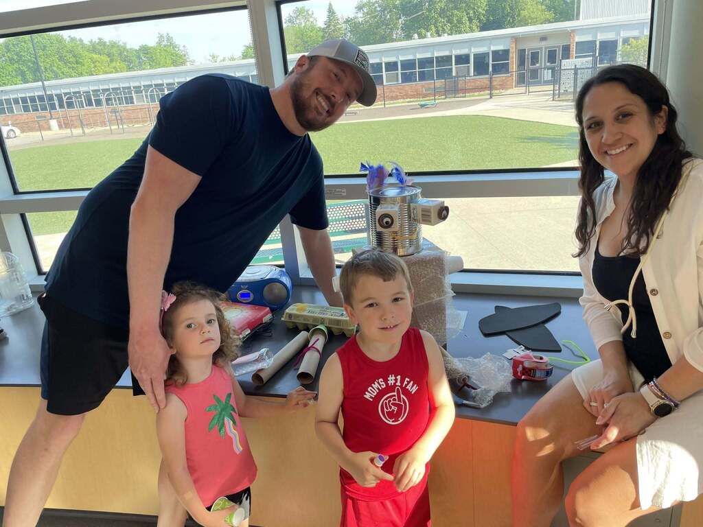 FECC Students with their family at the Science Fair.