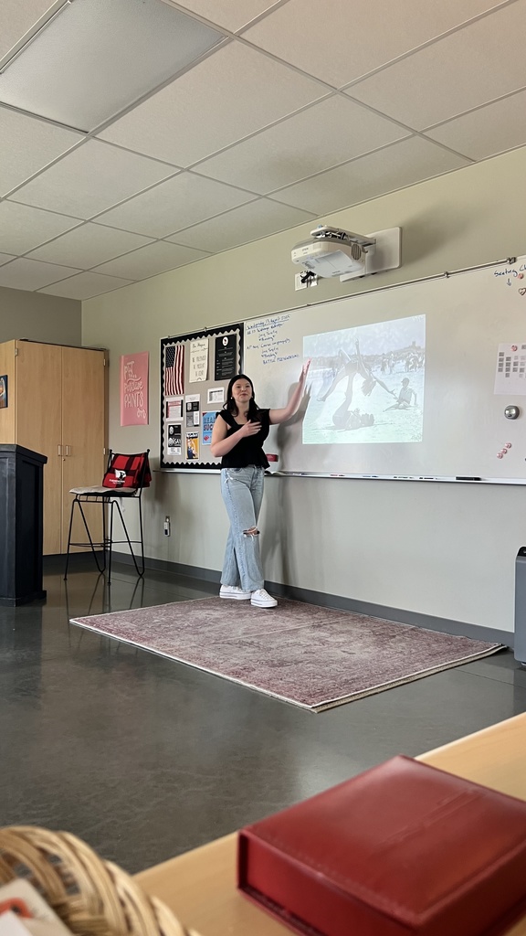 picture of student presenting 