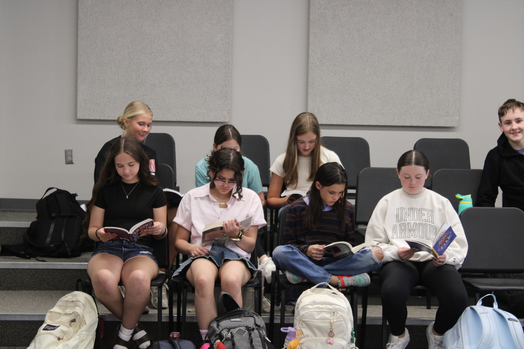 picture of students smiling and sitting together during RTI