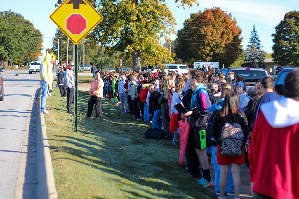 FJHS Students outside to cheer on HS volleyball team