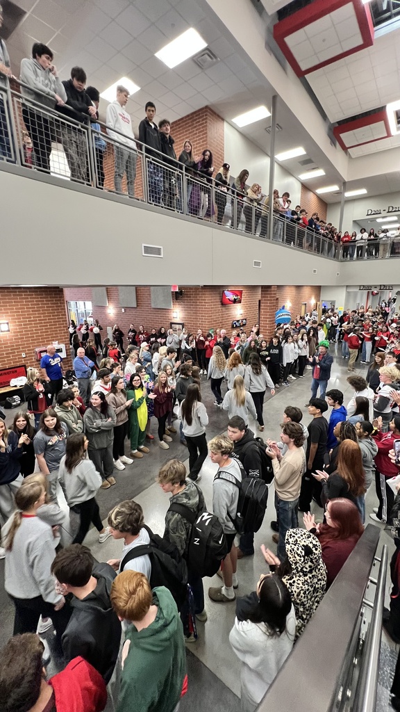 students walking through spirit line