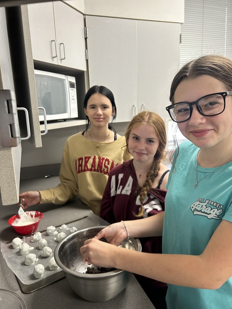 Students in FAC making Oreo balls