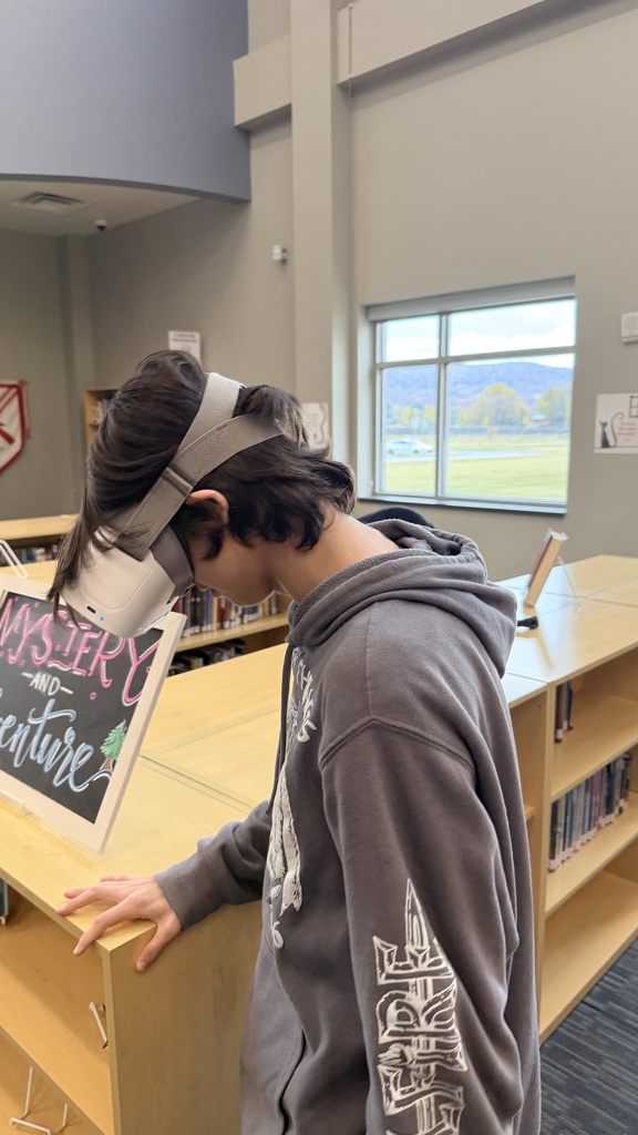 students doing virtual reality