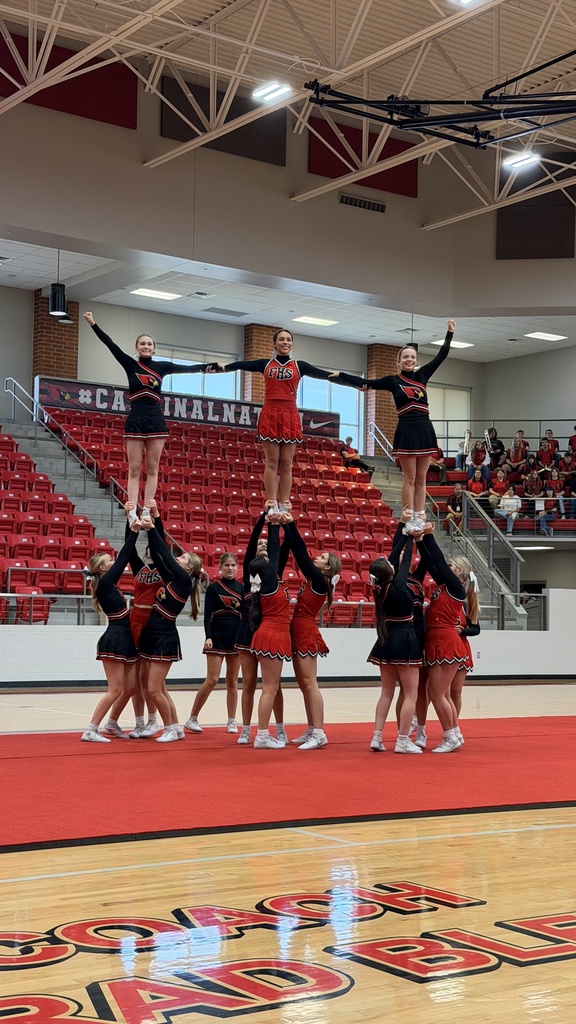 cheerleaders performing 