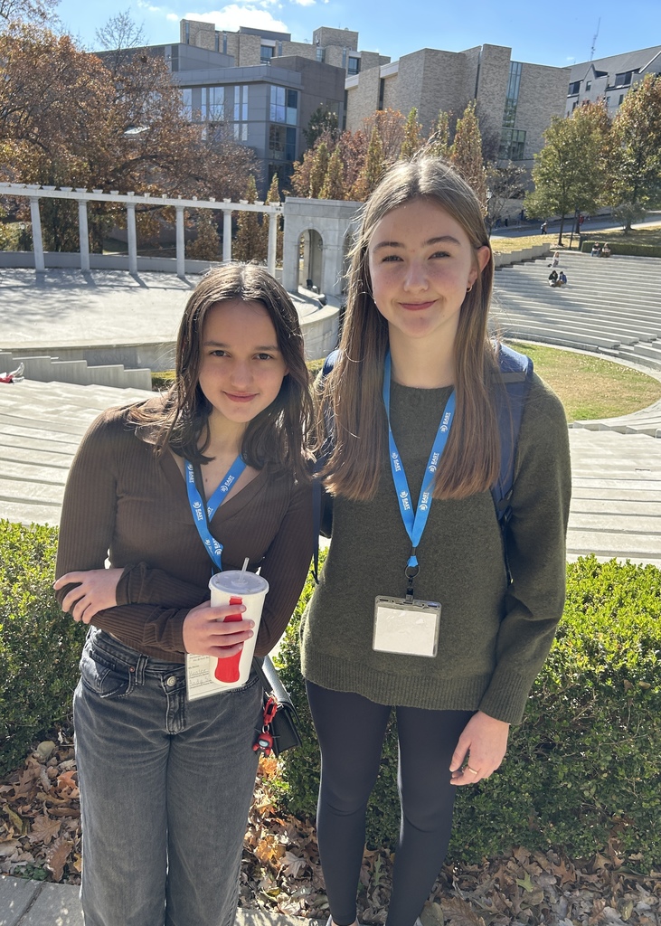 2 students at the UofA