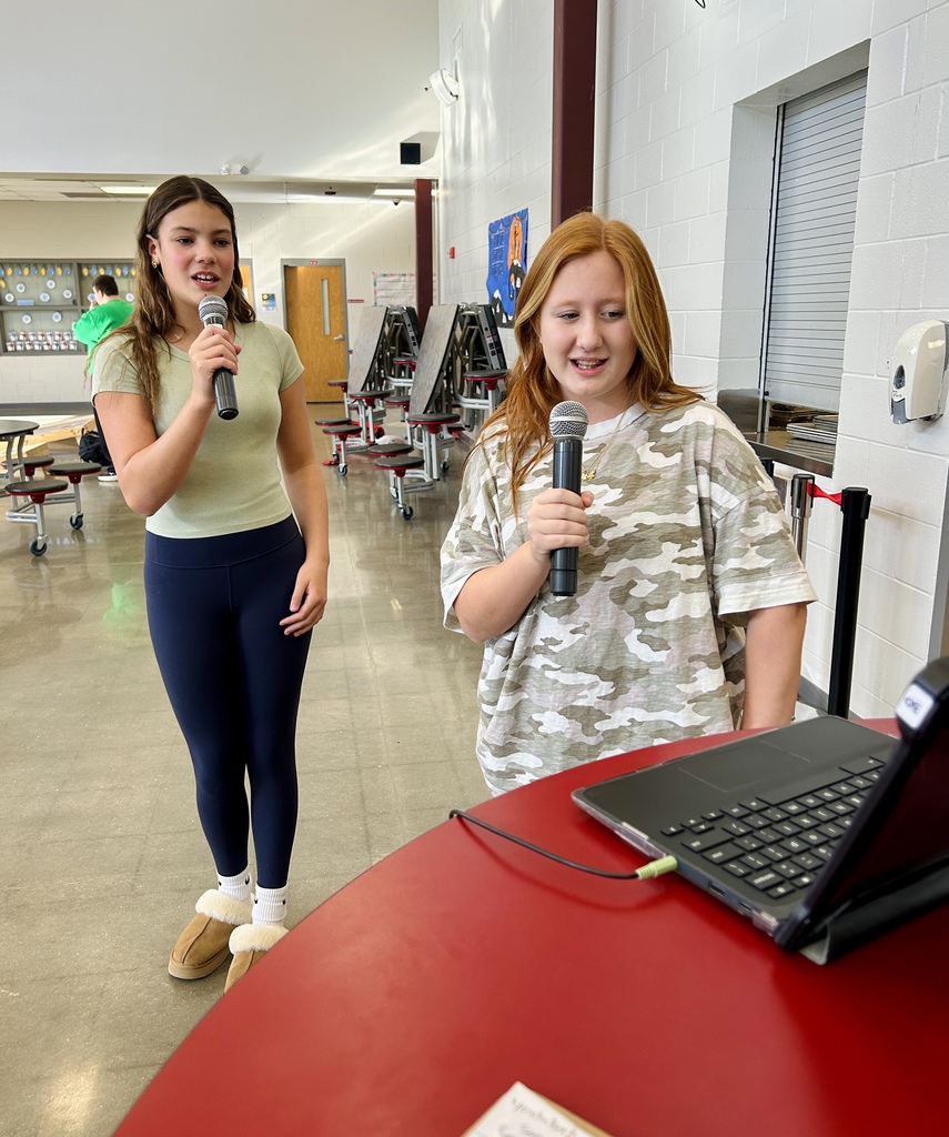 FJHS students singing karaoke at Reward Day