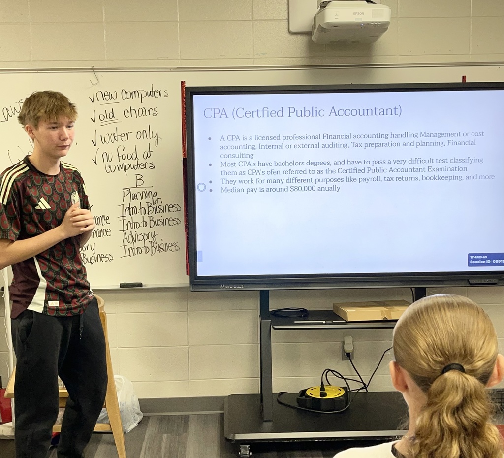 Student presenting in Personal Finance class