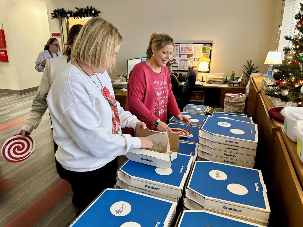 Teachers getting dominos pizza for lunch