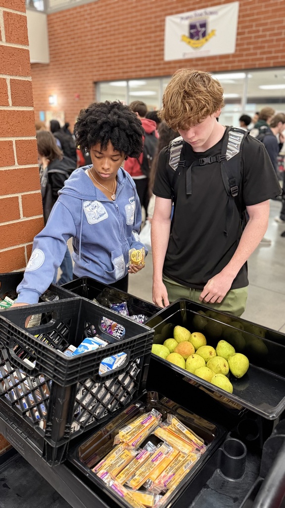 Students getting breakfast
