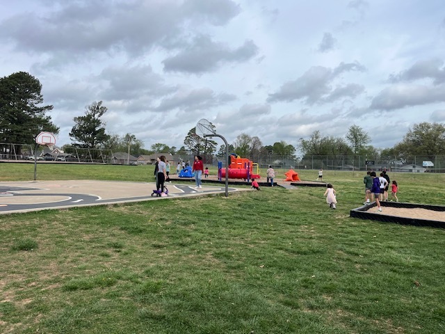 FJHS Cardinal Ambassadors helping at the pre-k Egg Hunt