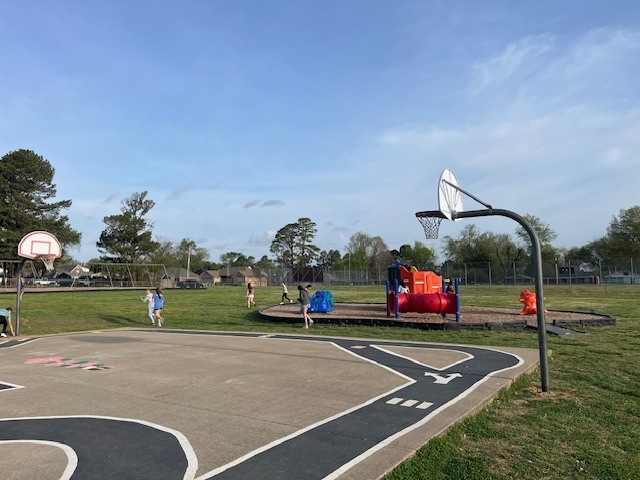 FJHS Cardinal Ambassadors helping at the pre-k Egg Hunt