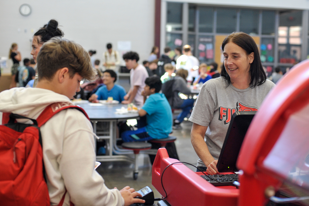 Cafeteria worker in action