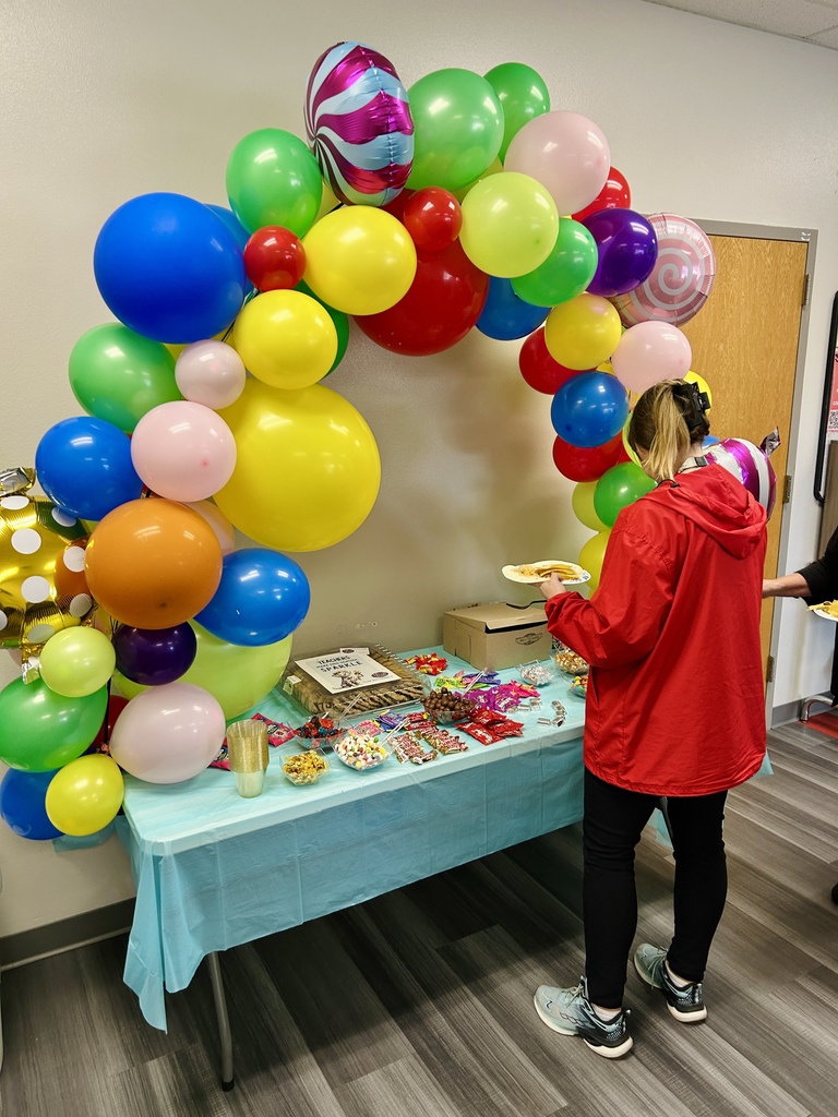 balloon arch in lounge