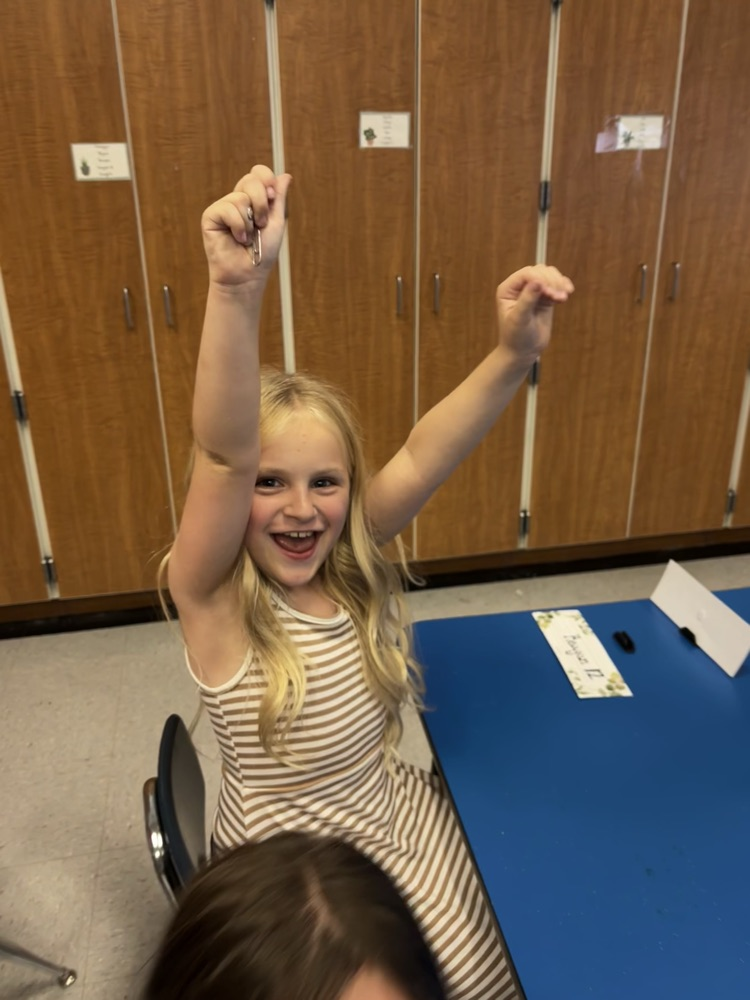 students working together 