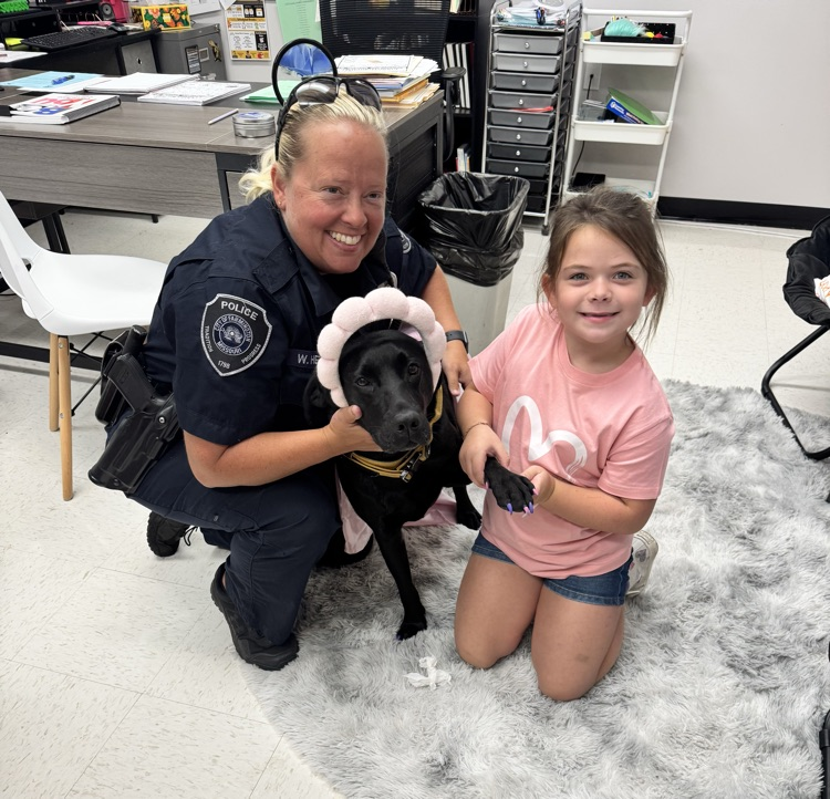 Fredia gets pampered and a friend enjoys her time giving her love ā¤ļø