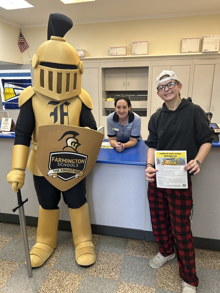 Knightro and Alyxia at Post Office