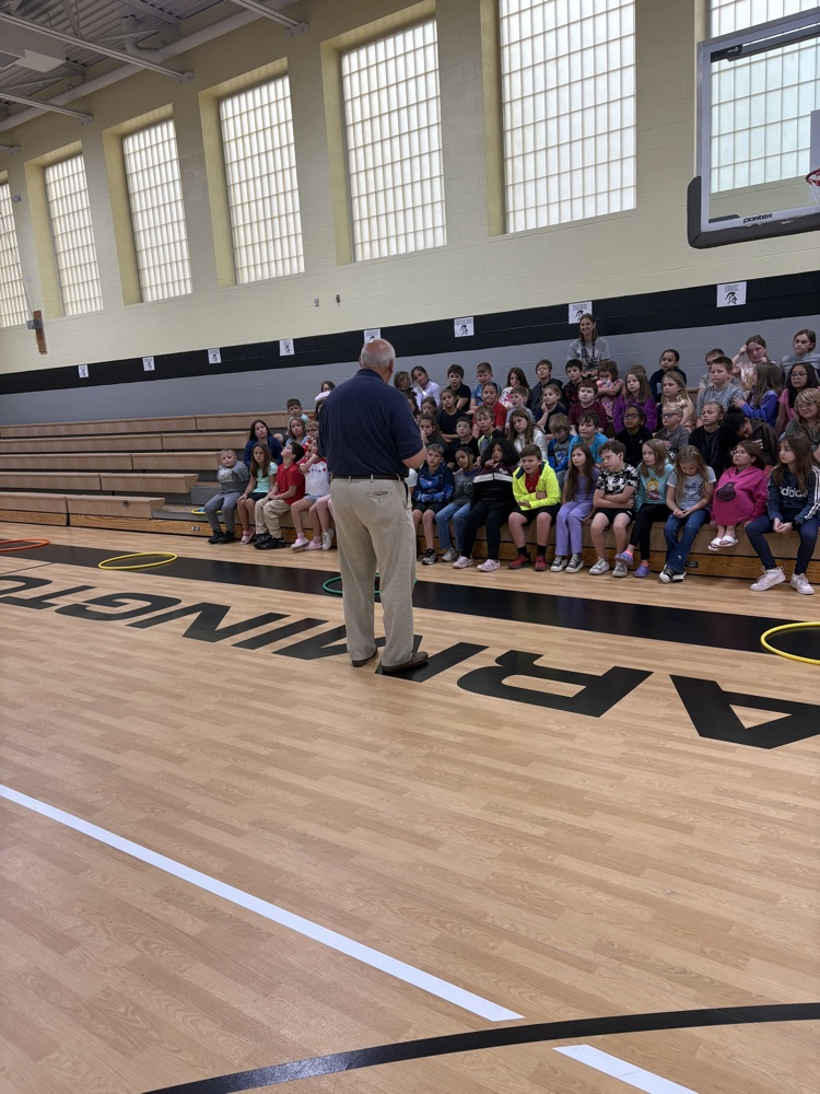 Rep. D. Wright speaking to students