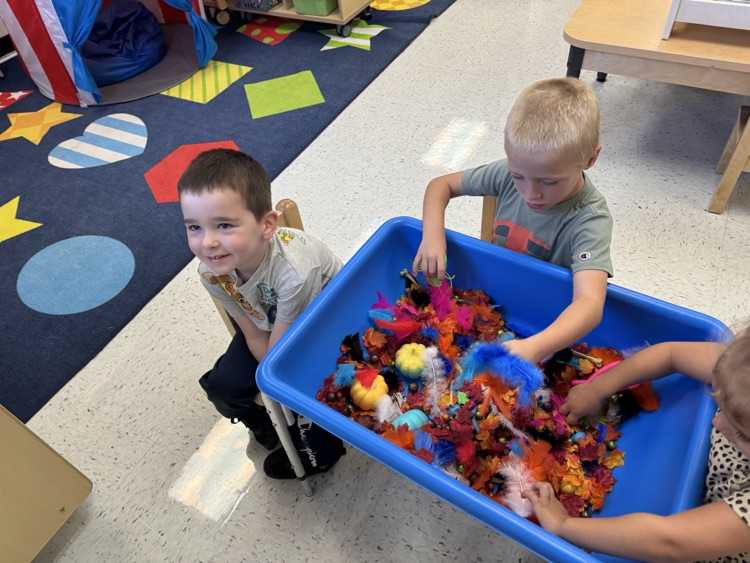 Fall themes and classroom activities 🎃 🍁