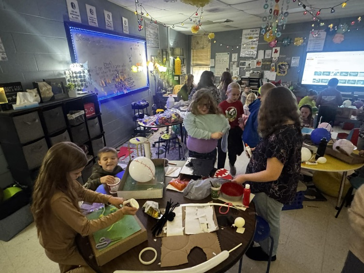 students making balloon projects