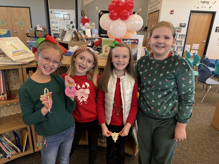 students in the library 