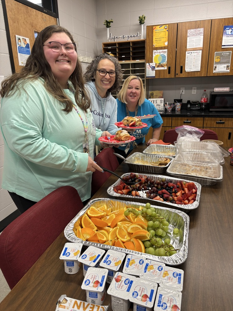 teachers with breakfast 