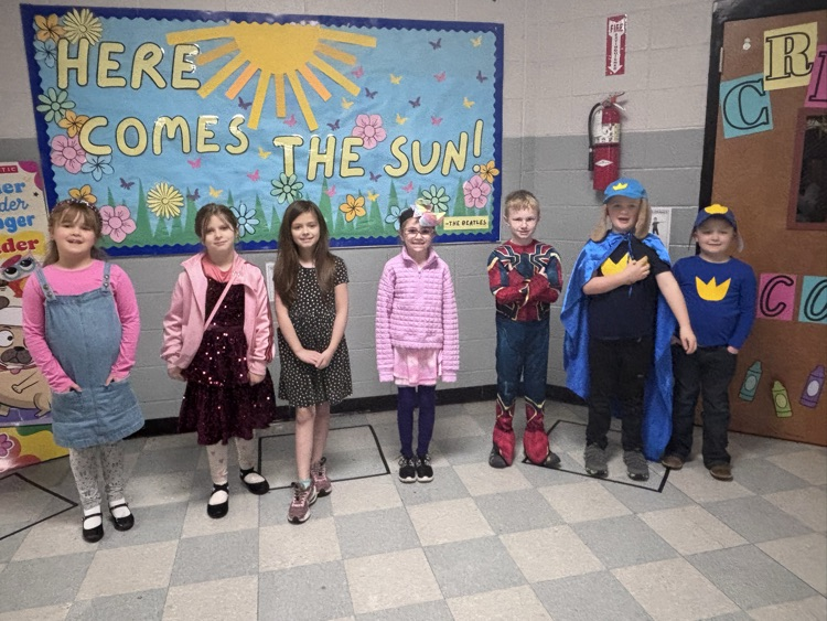 kids dressed as book characters 