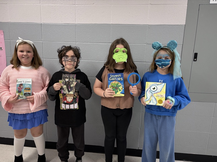 kids dressed as book characters 