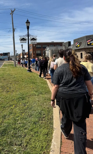 students walk to downtown