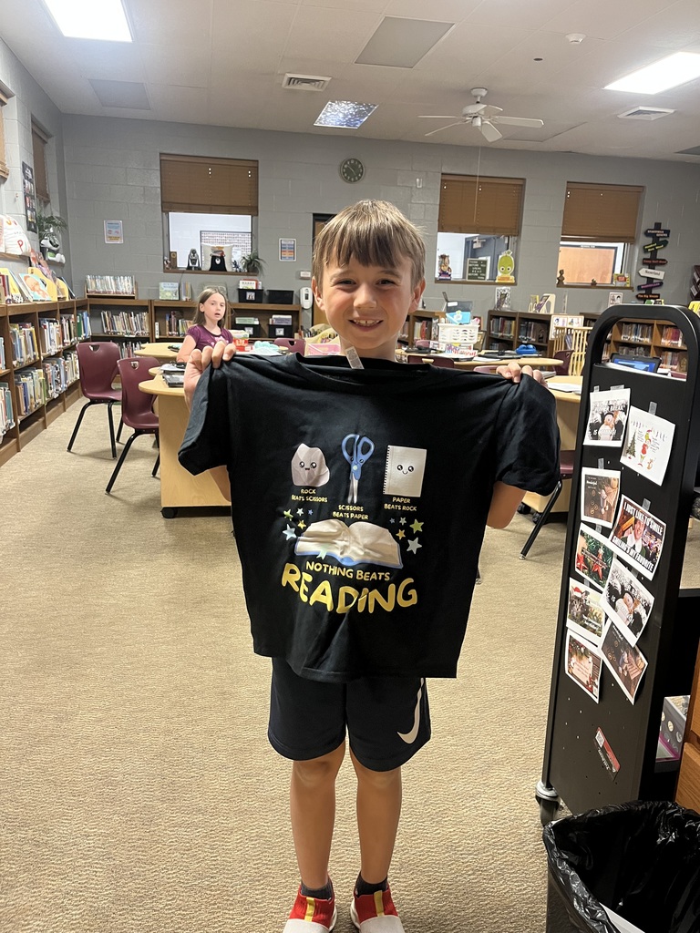 reader t shirt earner!