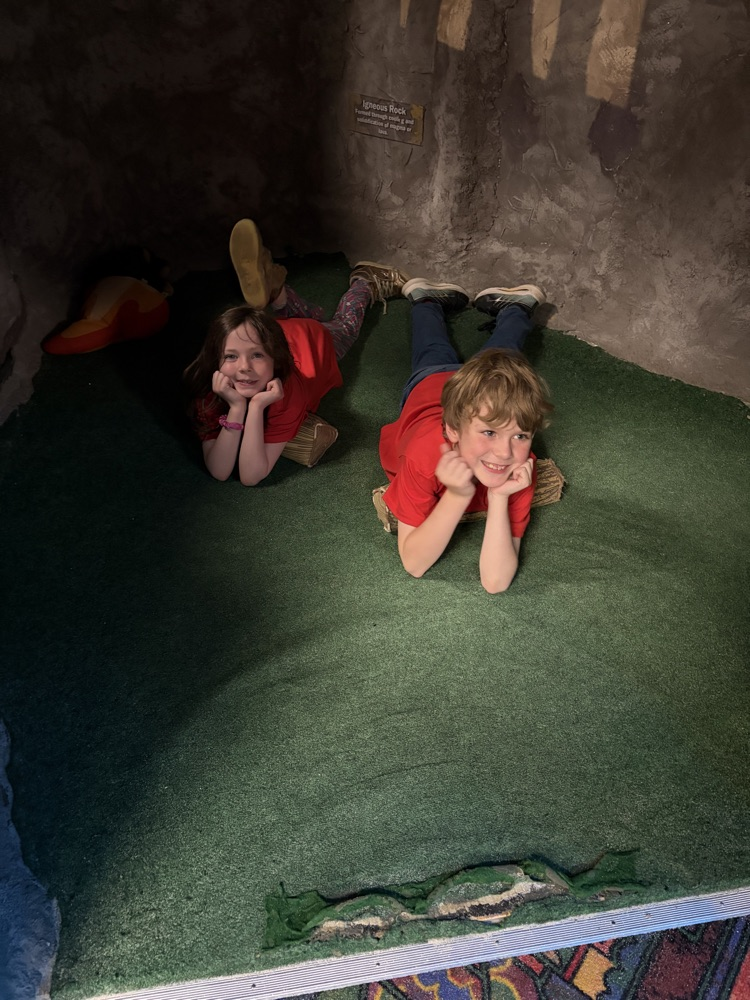 kids at a field trip 