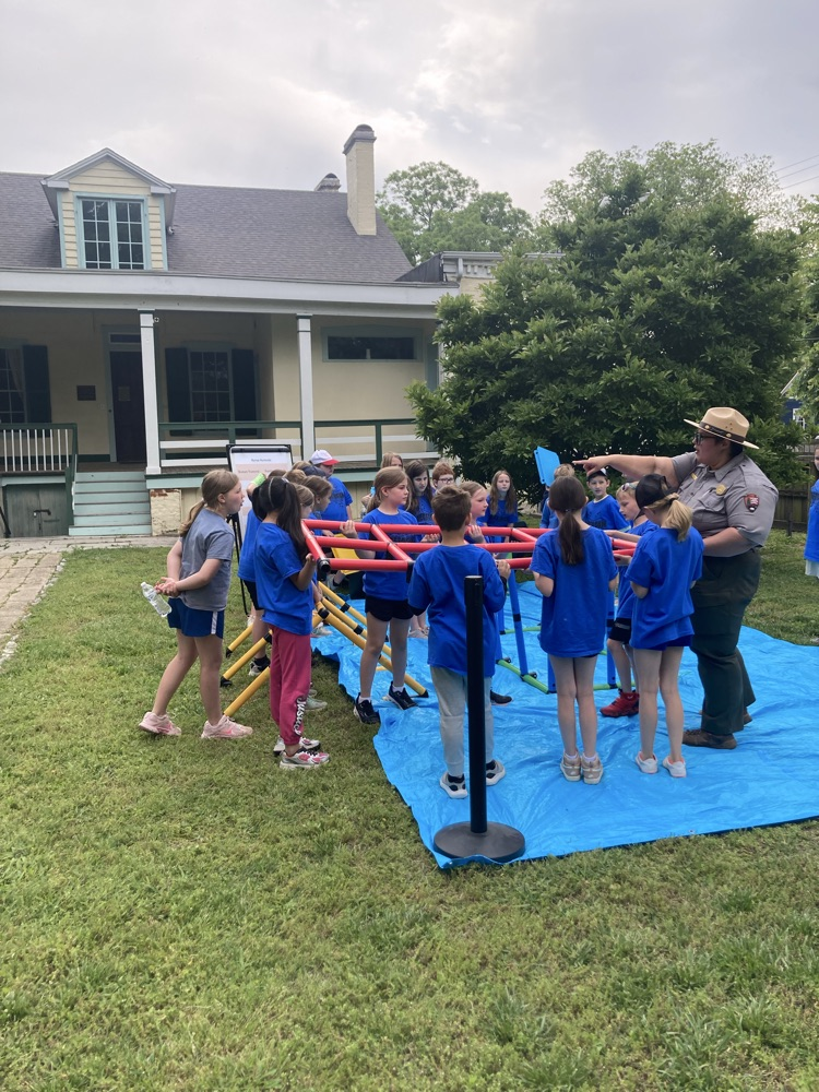 kids on a field trip