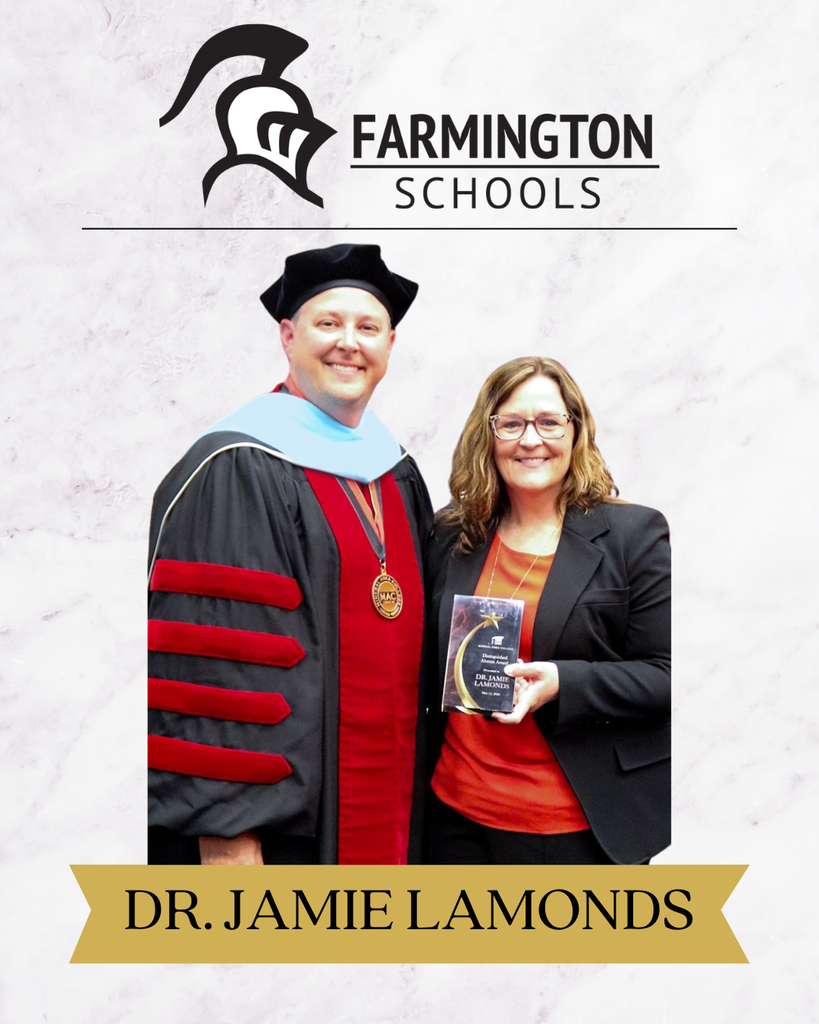 Dr. Jamie Lamonds receiving an award