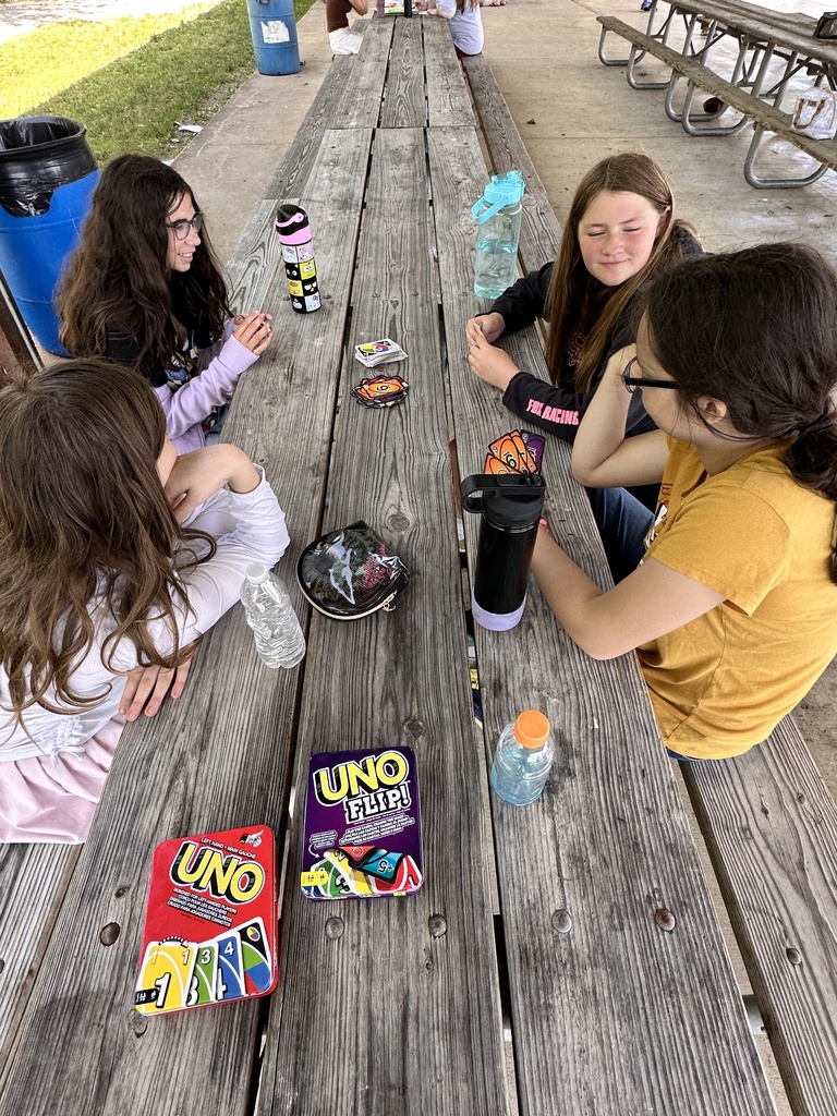 Kids playing Uno